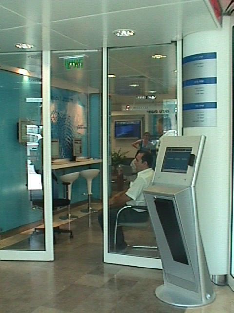 Glass display kiosk